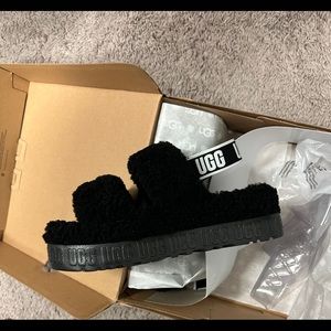UGG fluffita NEW IN BOX